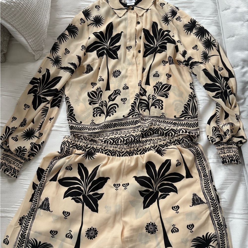 CAbi Marakesh Blouse & Shorts (Set) Black and Cream Tropical Long Sleeve
